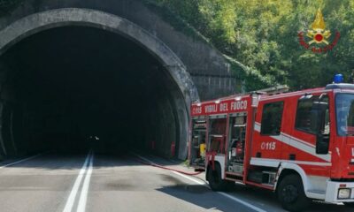 adn24 genova | auto contro il guard rail sulla10 a pra due feriti a villa scassi