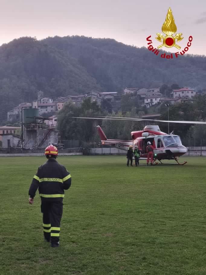 adn24 lucca | coppia di escursionisti tedeschi soccorsa dai vigili del fuoco ai piedi del monte pisanino