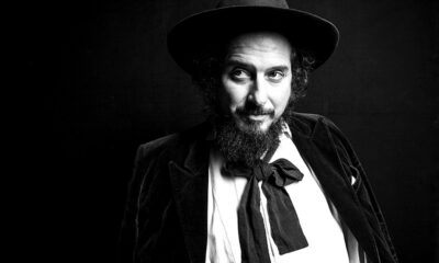 adn24 vinicio capossela lancia il tour conciati per le feste e annuncia il nuovo album