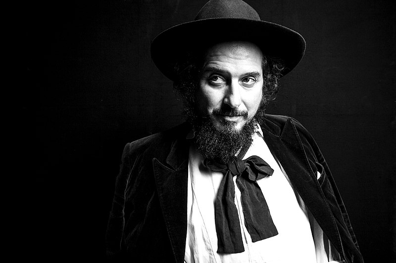 adn24 vinicio capossela lancia il tour conciati per le feste e annuncia il nuovo album