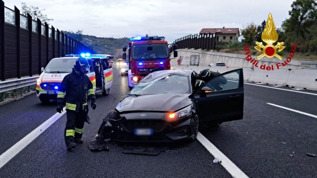 adn24 treia mc | due incidenti stradali nelle marche intervento dei vigili del fuoco a treia e sulla14