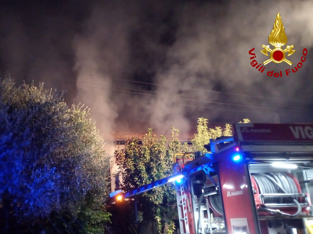 adn24 incendio a narni | distrutta unabitazione in località guadamello san vito