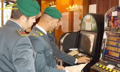 adn24 lamezia terme cz | gioco illegale scoperta sala scommesse clandestina e sequestrate slot machine irregolari