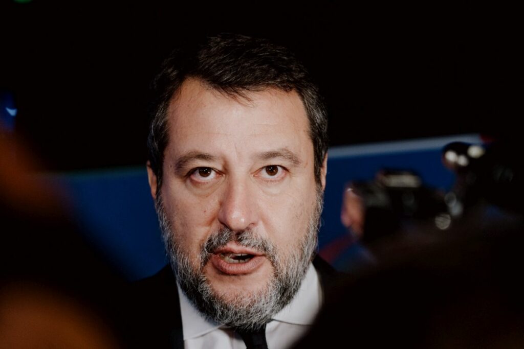 adn24 treni salvini guasto per un errore umano mi scuso con i passeggeri