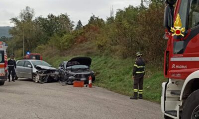 adn24 petriano pu | grave incidente tre feriti in scontro tra due auto