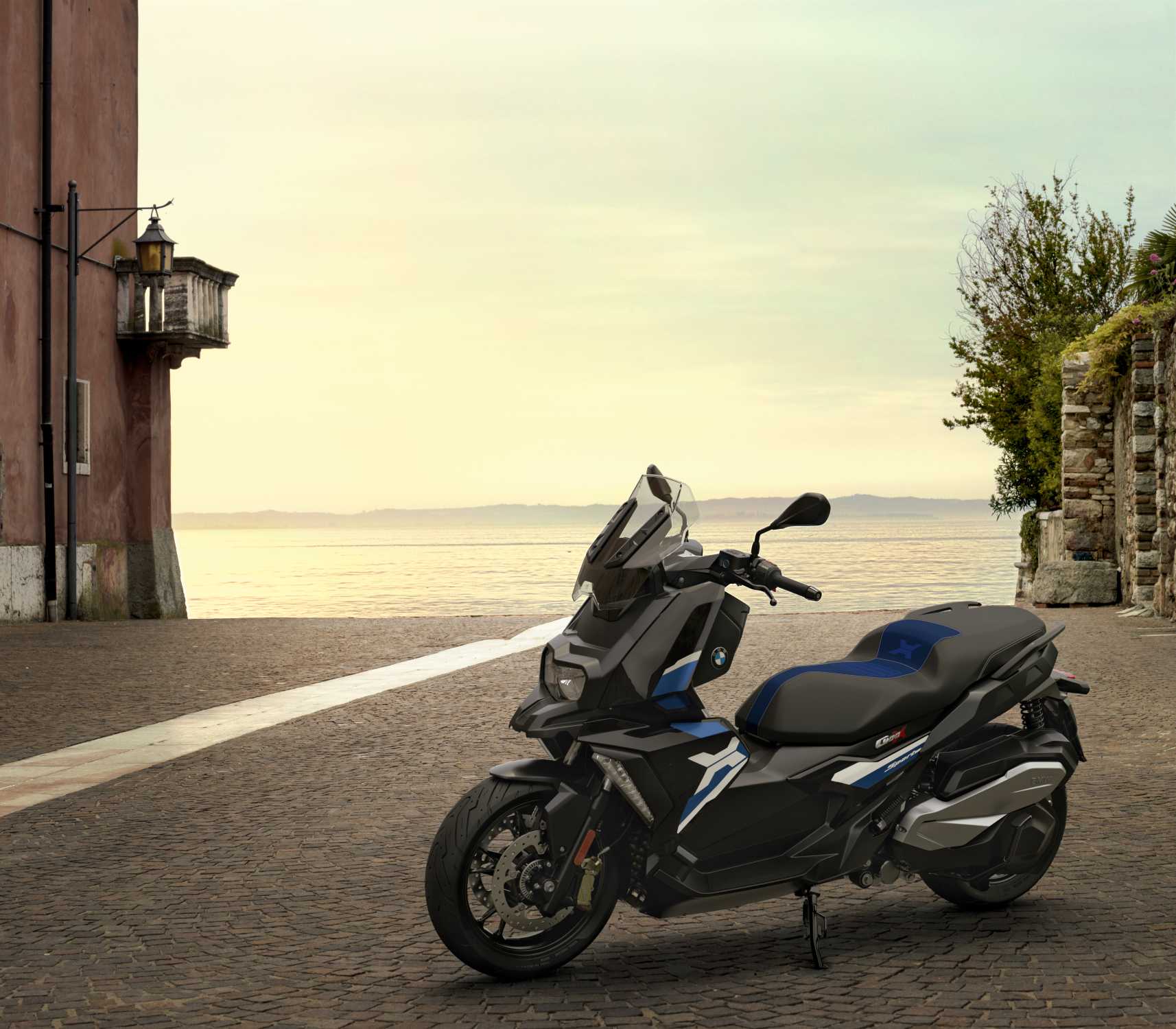 adn24 aggiornamenti per gli scooter bmw c 400 x e c 400 gt