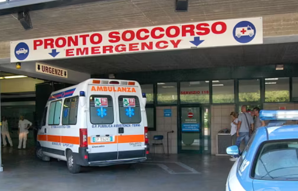 adn24 napoli | madre investita dopo aver lasciato i figli a scuola morta