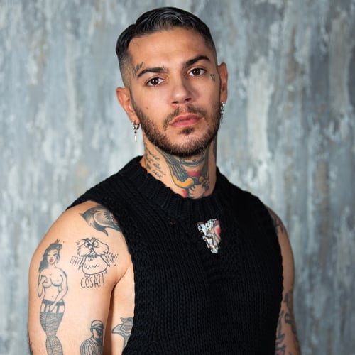 adn24 operazione doppia curva perquisita la casa di emis killa trovate armi e contanti