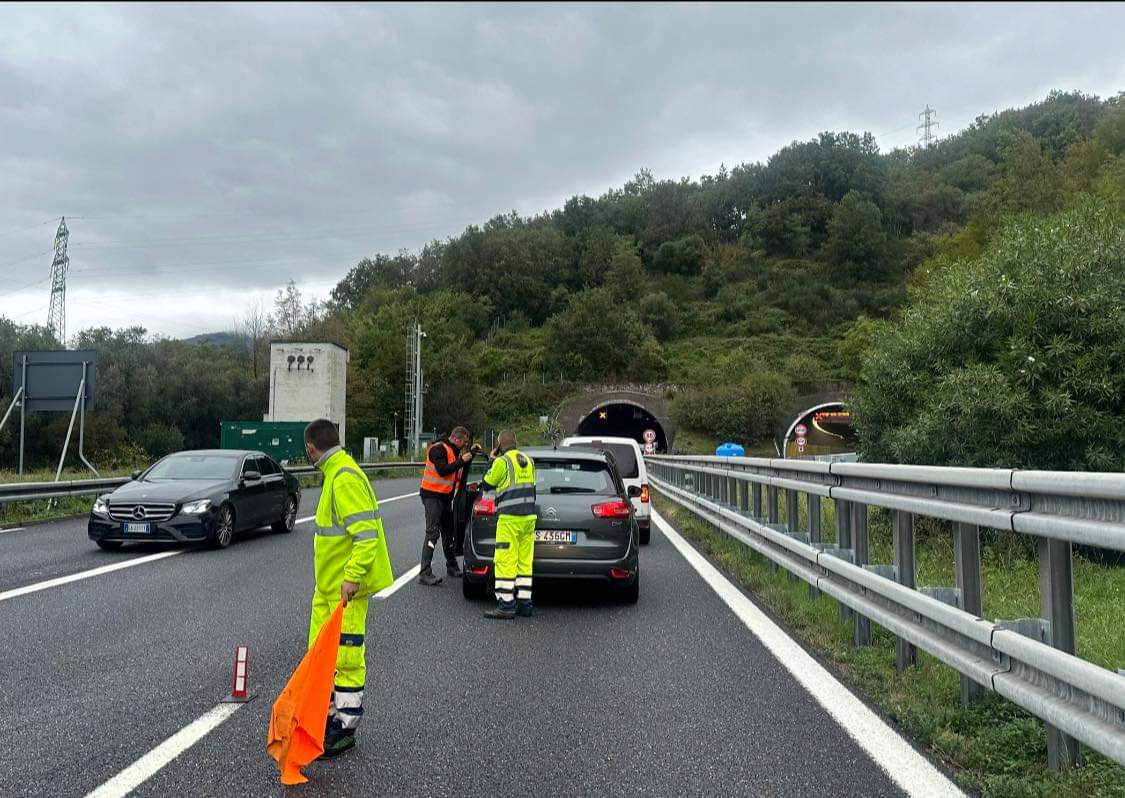 adn24 genova | code e incidenti unaltra mattinata da dimenticare in autostrada