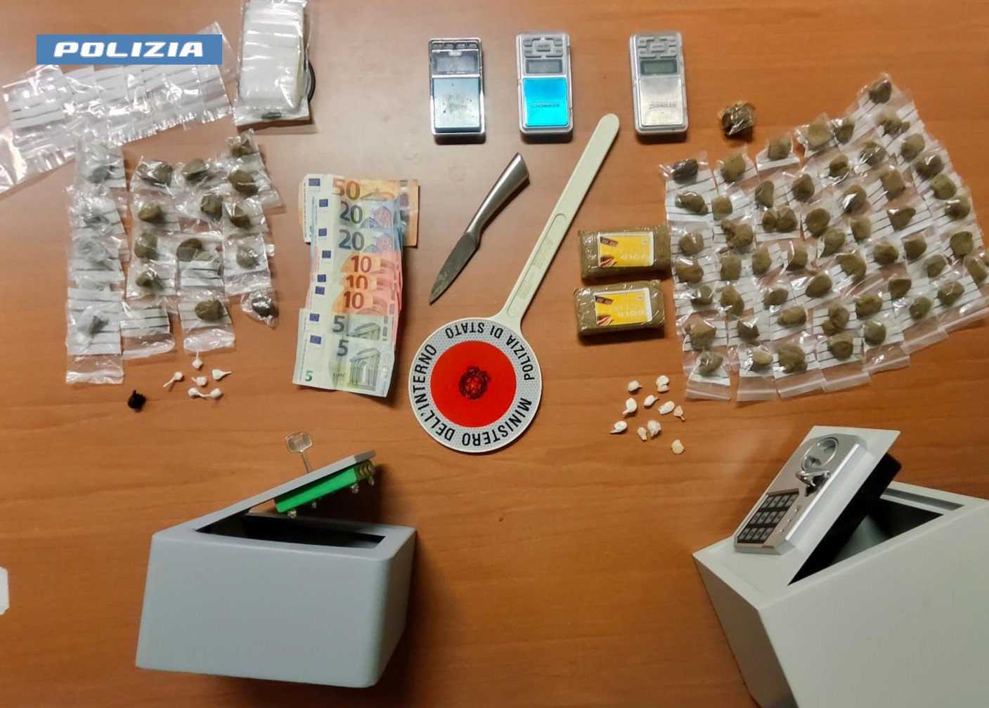 adn24 roma | oltre 10 kg di hashish sequestrati otto arresti