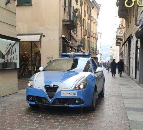 adn24 como | violenza in piazza del popolo arrestato 52enne per resistenza