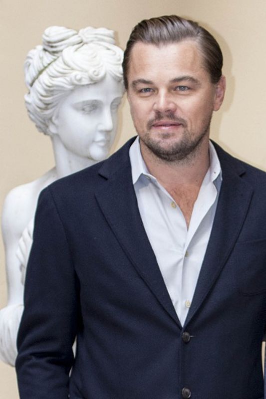 adn24 leonardo di caprio a roma luci accecanti contro i paparazzi