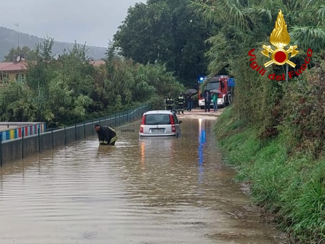 adn24 perugia | maltempo interventi senza sosta per emergenze e danni diffusi