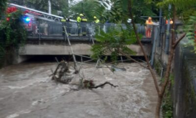 adn24 paderno dugnano mi | ponteggio cade nel fiume seveso