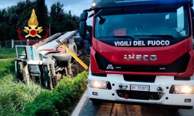 adn24 fucecchio fi | incidente stradale camion ribaltato illeso il conducente