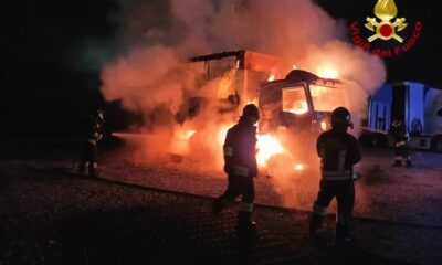 adn24 capannori lu | incendio notturno